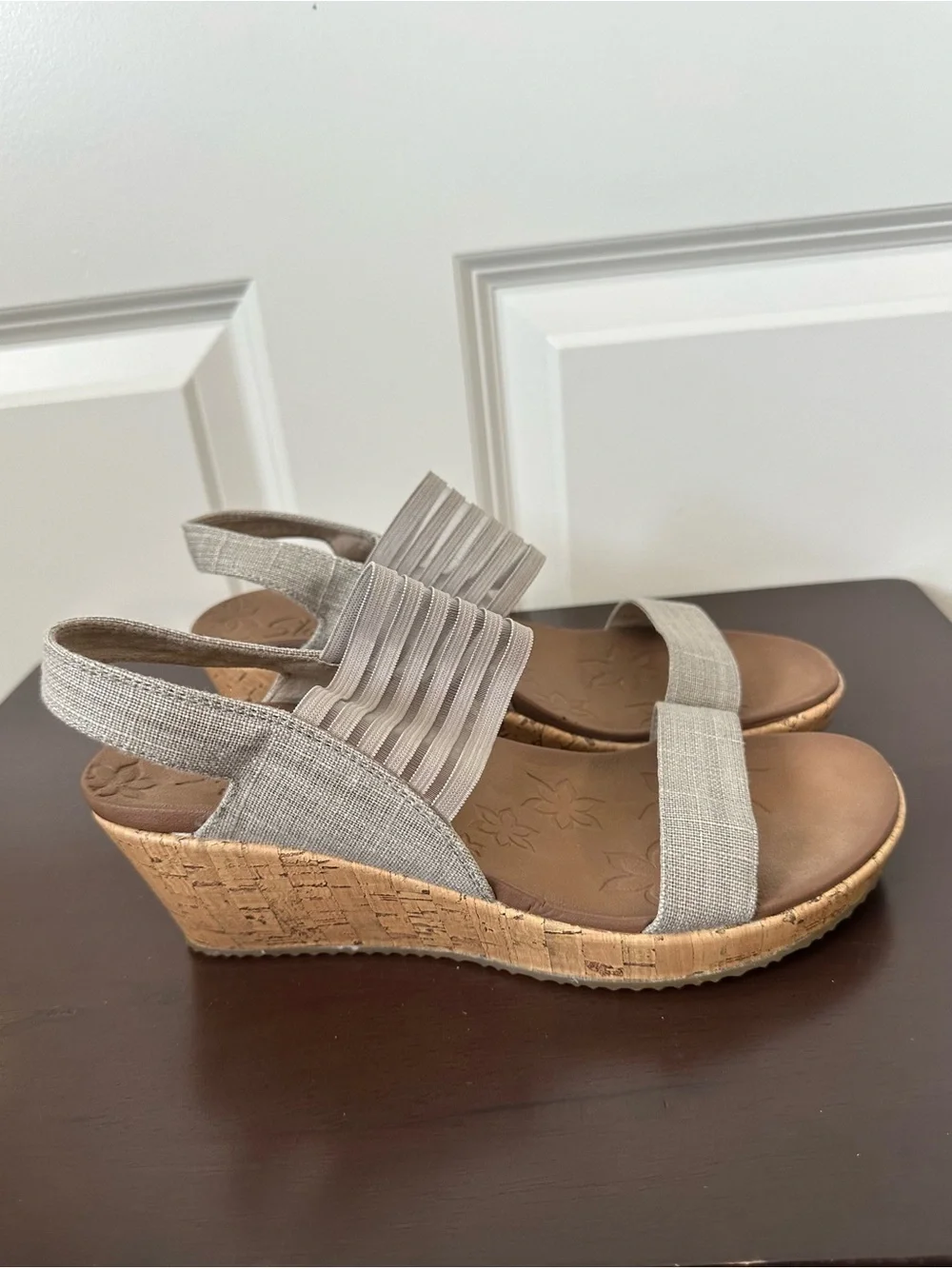 Skechers Beverlee Sheer Luck Wedge Sandal Womens Size 9
